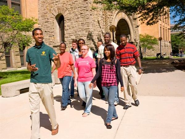   College Visit Tips for Parents